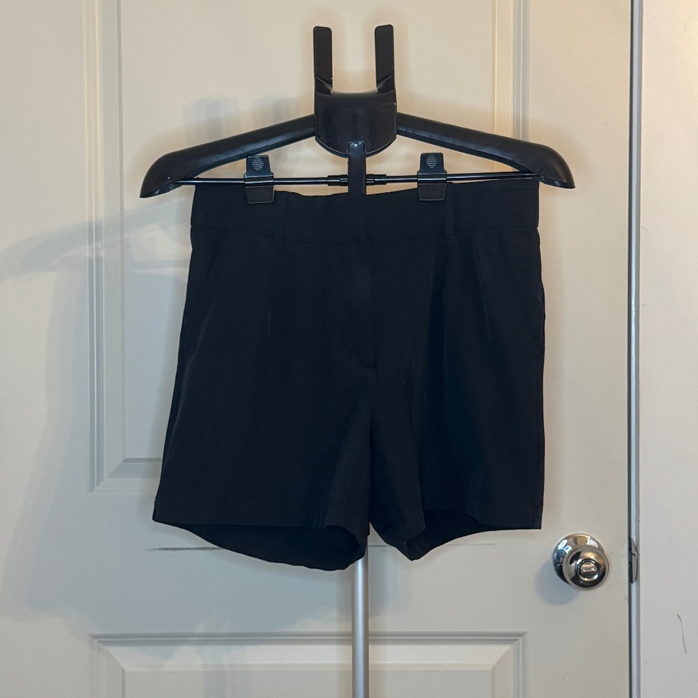 Nike Dri-Fit Black Athletic Shorts – Women’s M